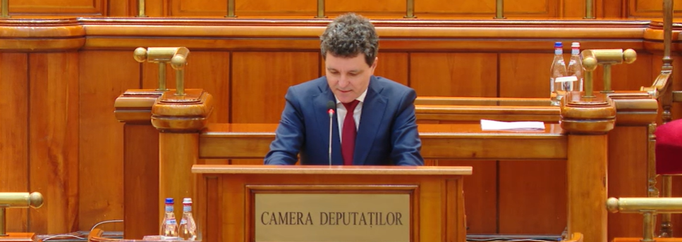 Nicușor Dan devine al cincilea președinte al României, simbol al societății civile și al independenței politice