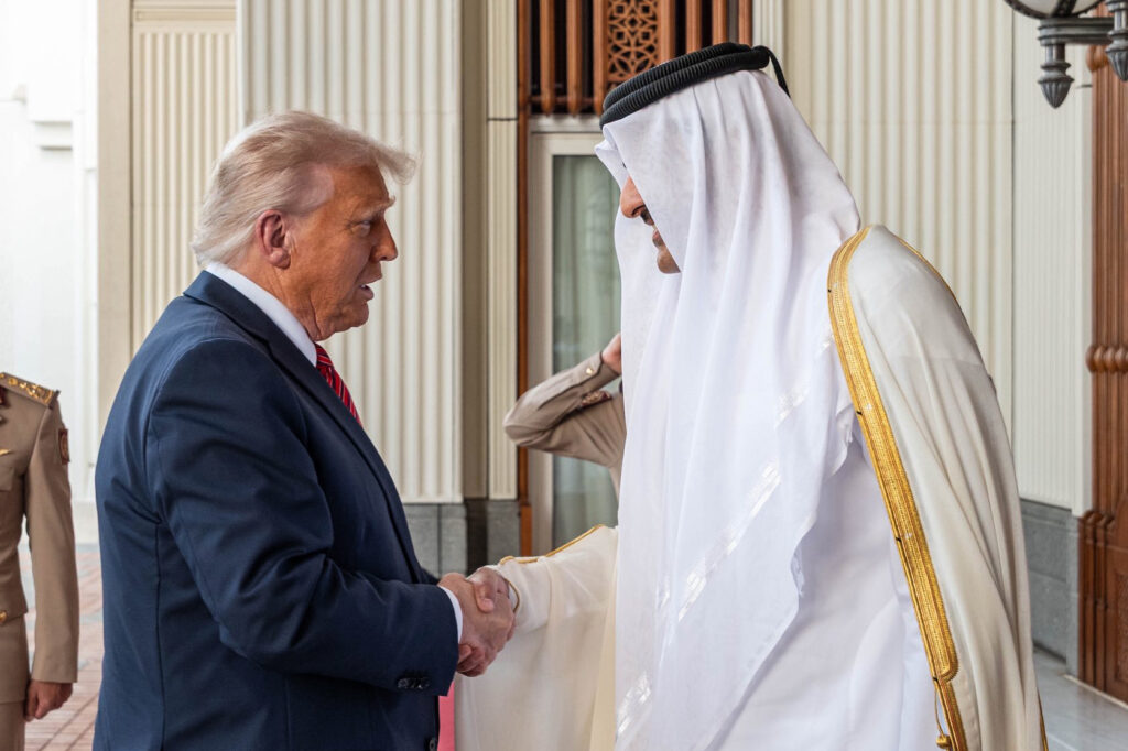 Trump se îndreaptă spre Emiratele Arabe Unite, care speră să promoveze ambițiile privind AI