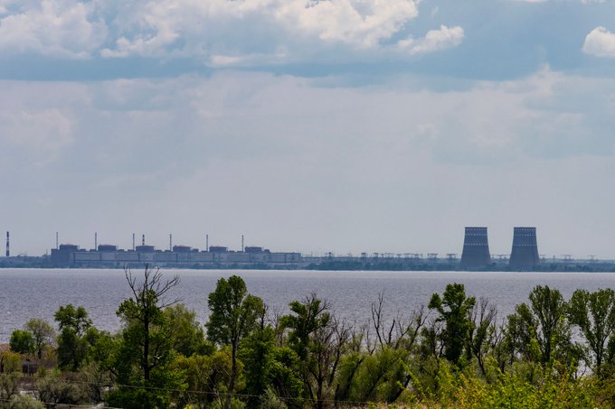 Rusia construiește linii electrice pentru a integra Zaporojie în rețeaua sa energetică