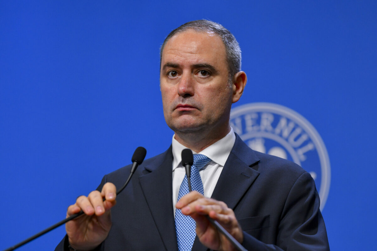 Finance Minister: Budget deficit fell to 1% of GDP in the first three ...