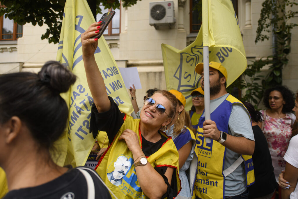 Education union members refuse to participate in discussions on the new pay law