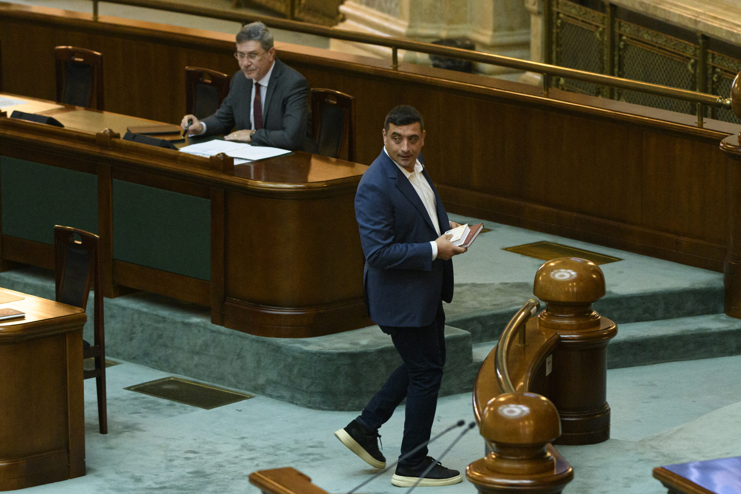 AUR propune conducerea Senatului pentru deblocarea crizei politice