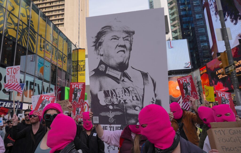 Mii de americani au ieșit în stradă împotriva lui Donald Trump. Peste 2.500 de proteste „No Kings” înaintea alegerilor din SUA