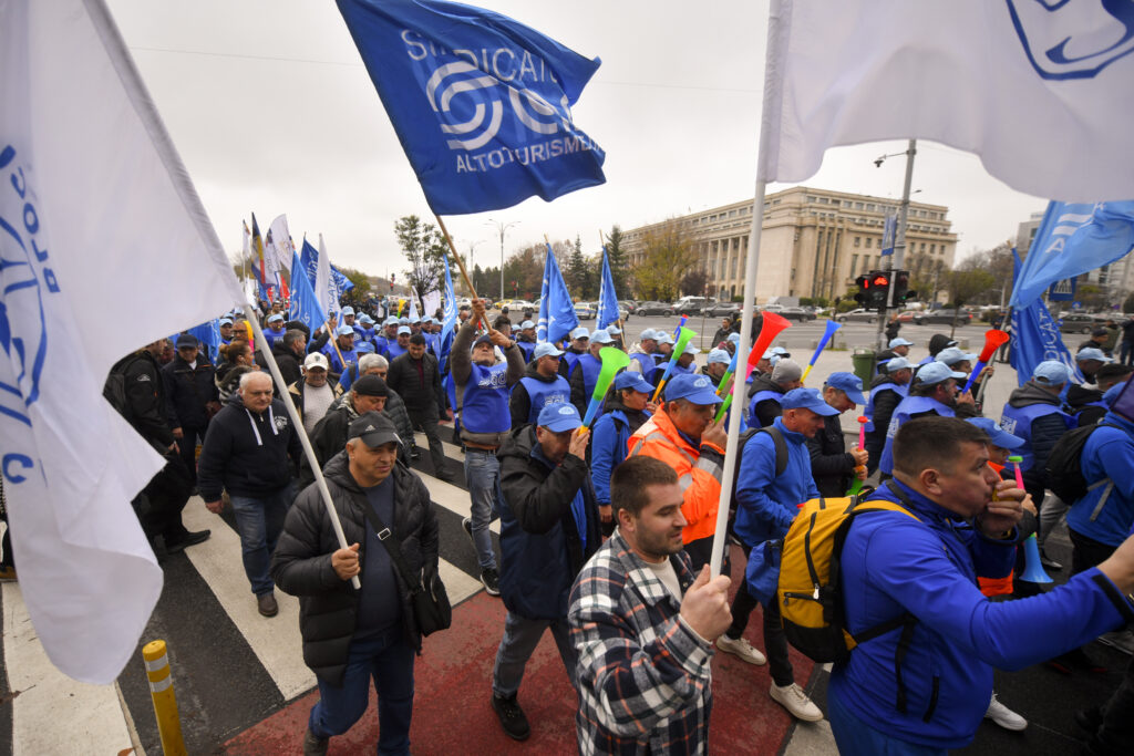 Toate cele cinci confederații sindicale cer retragerea proiectului noii Legi a salarizării: „Nu vom mai participa la nicio consultare”