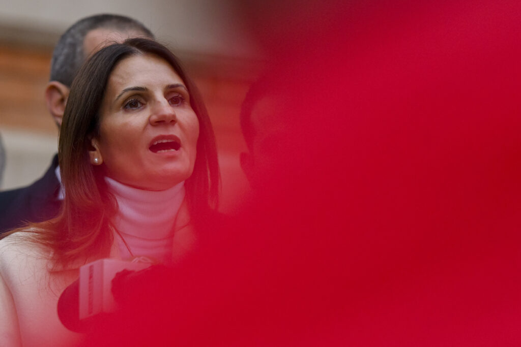 Anca Alexandrescu, înlocuită temporar în grila Realitatea Plus. Fiica patronului intră pe intervalul „Culisele Statului Paralel”