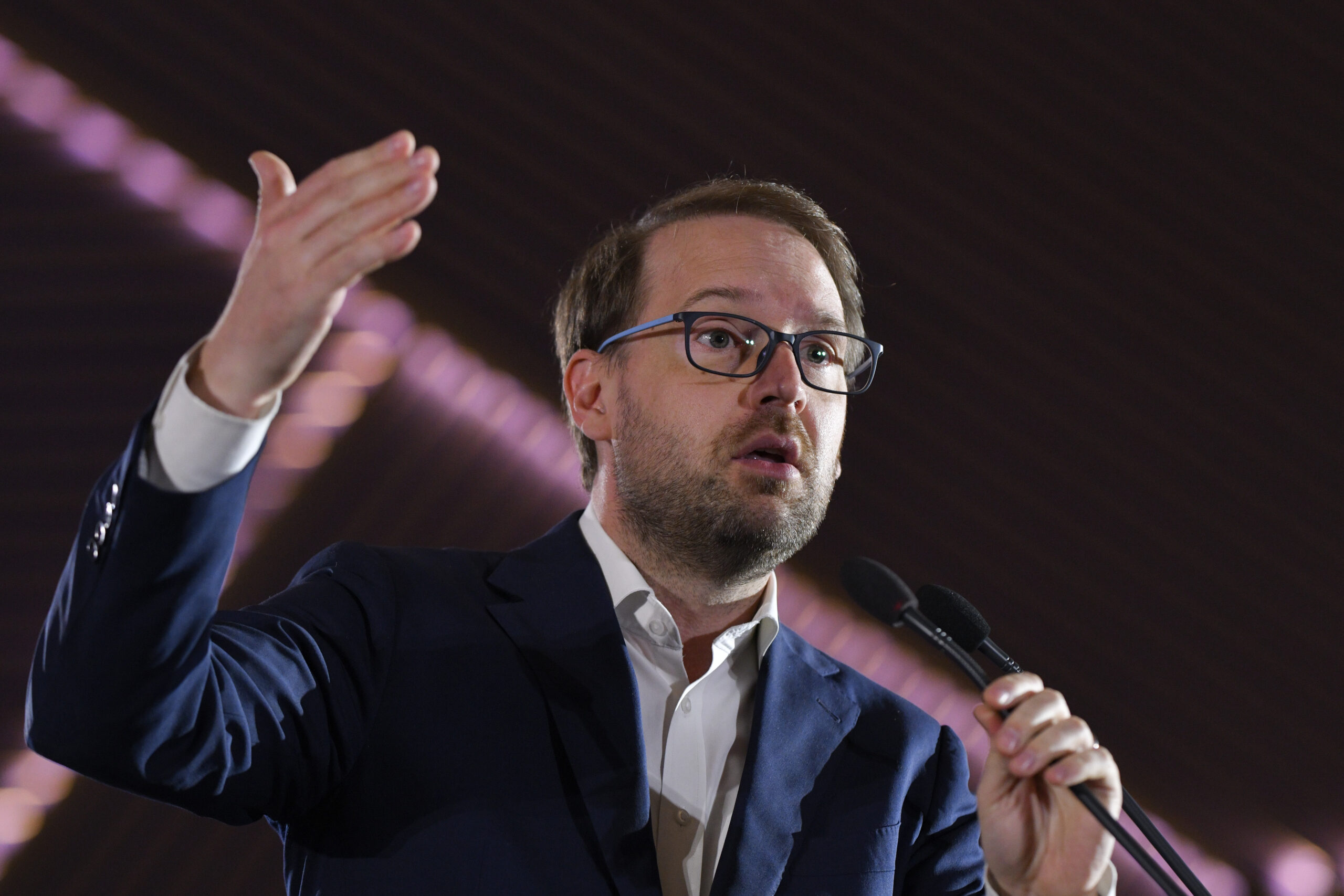 USR respinge Guvernul Veștea și propune un pol reformist