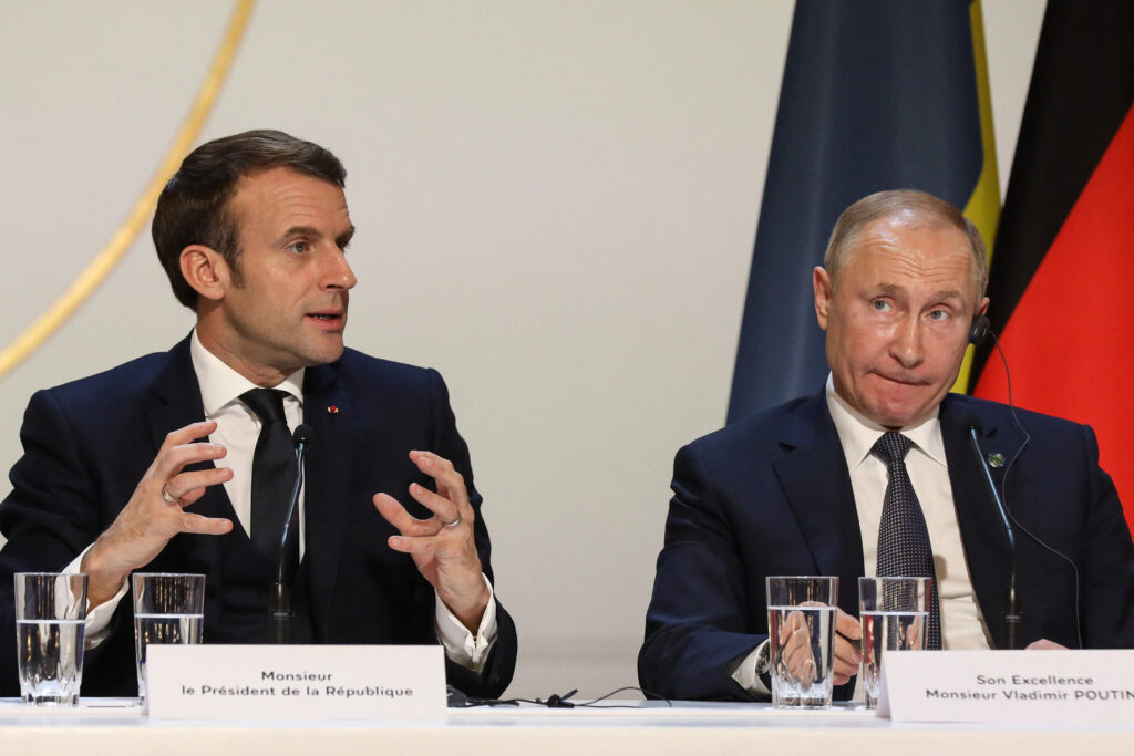 Macron: Dialogul cu Rusia, esențial pentru Europa