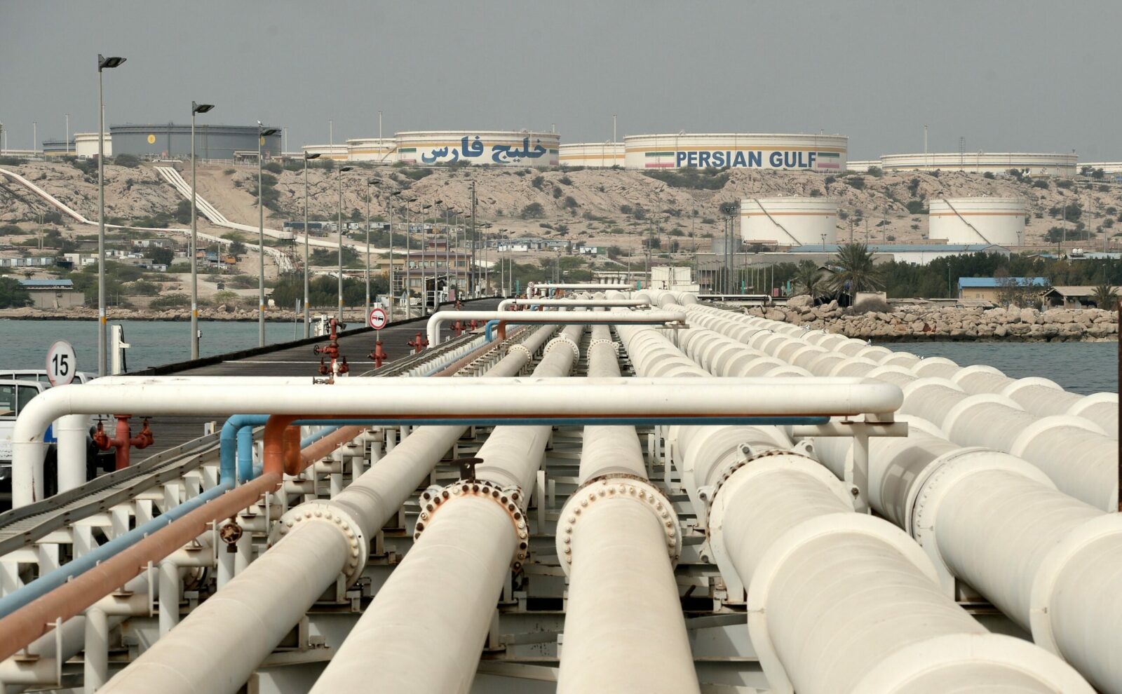 Escaladare în Ormuz: Atacuri SUA-Iran și impactul asupra petrolului