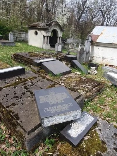 Ambasada României condamnă profanarea Cimitirului Evreiesc