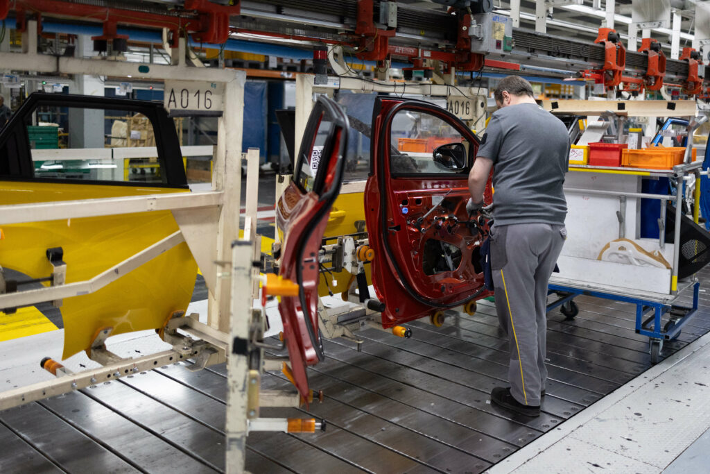 Reglementări UE: Impactul asupra industriei chimice și utilajelor