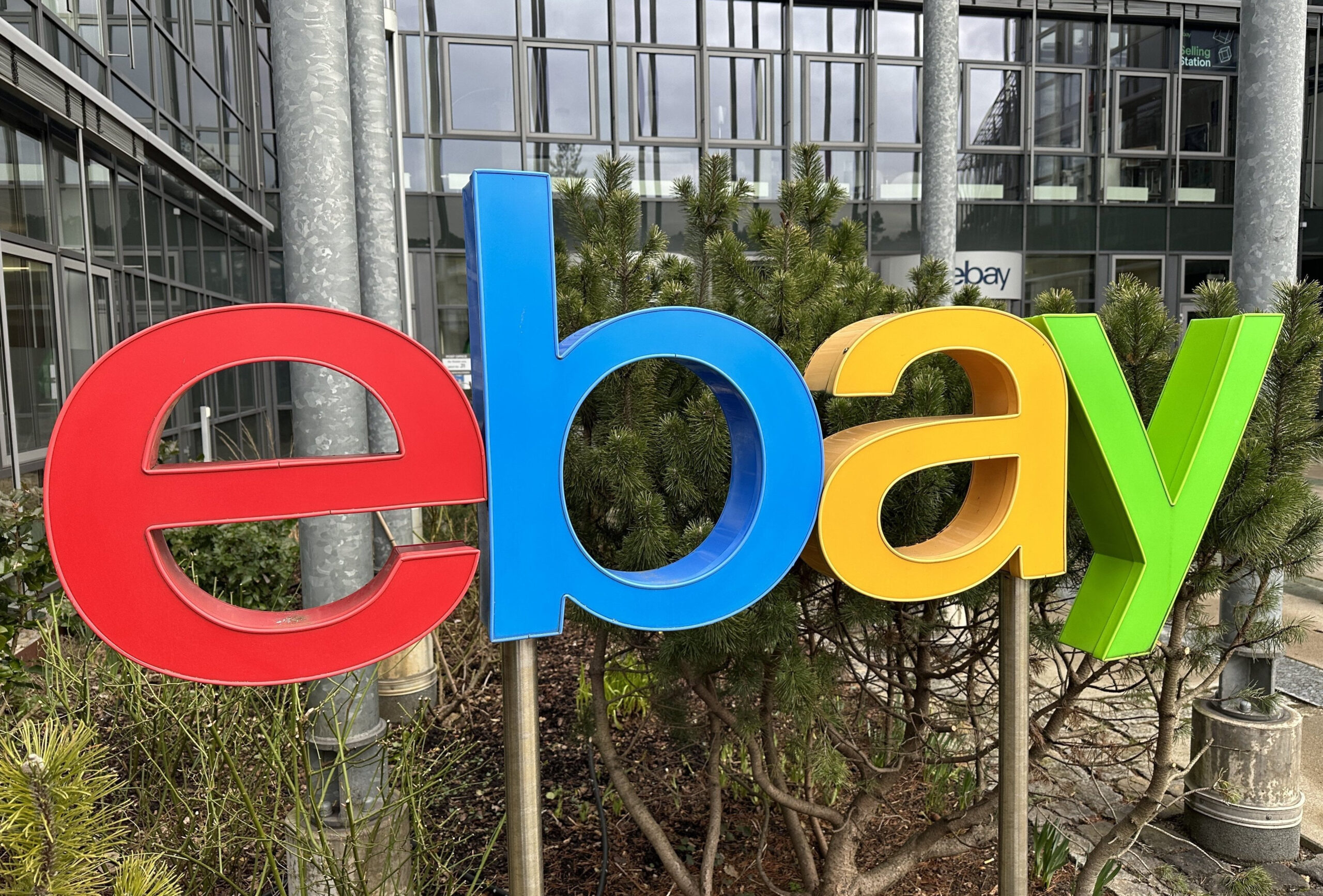 EBay respinge oferta de preluare de 56 de miliarde de dolari lansată de ...