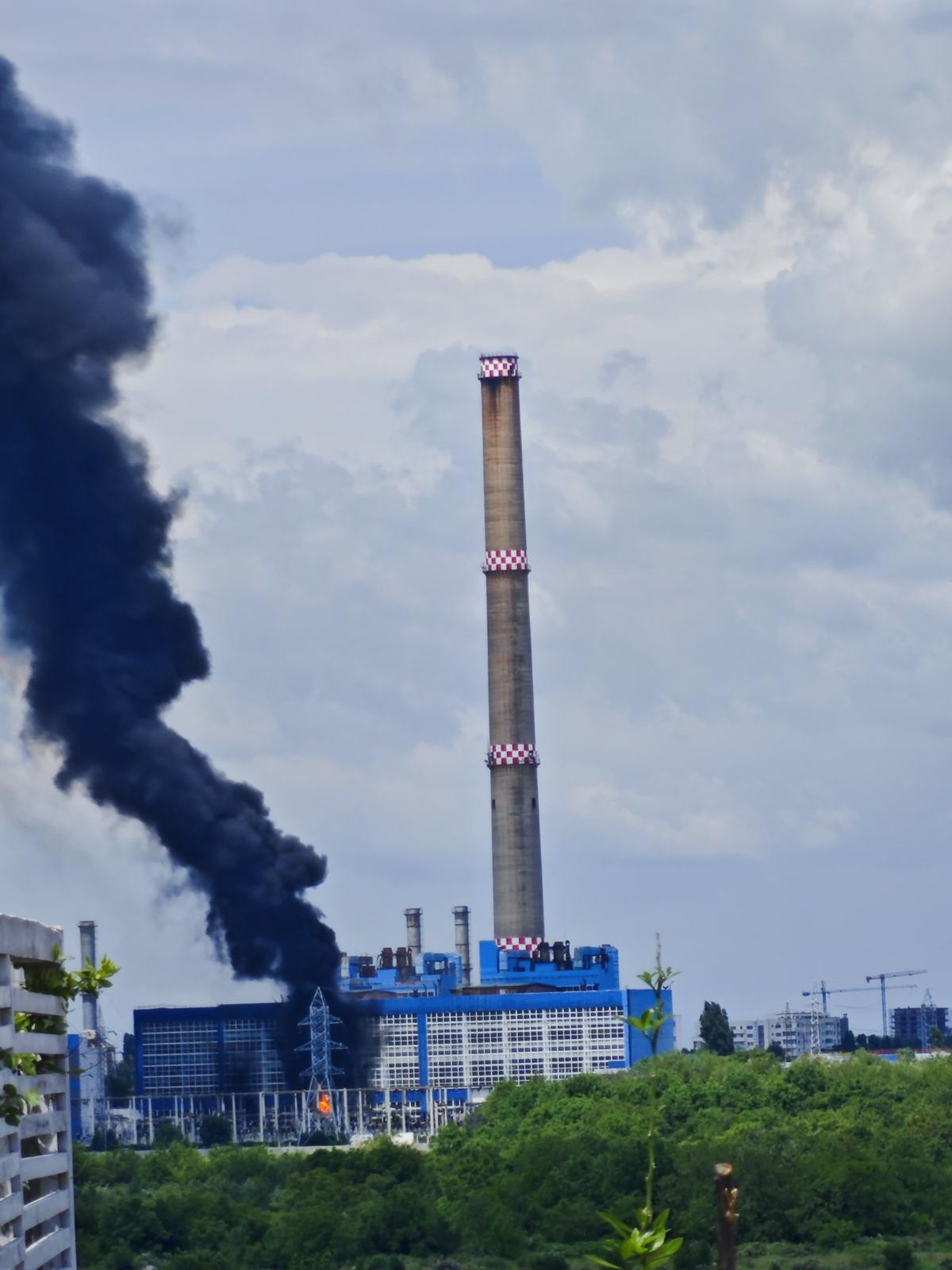 Transformator Icon UPDATE: Incendiu cu degajări mari de fum la CET Vest, în Sectorul 6 ...