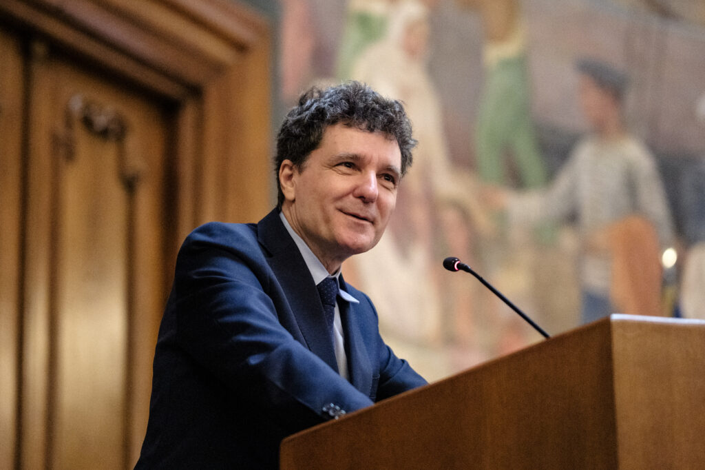 Nicușor Dan: Apreciere pentru realizările lui Cristian Chivu