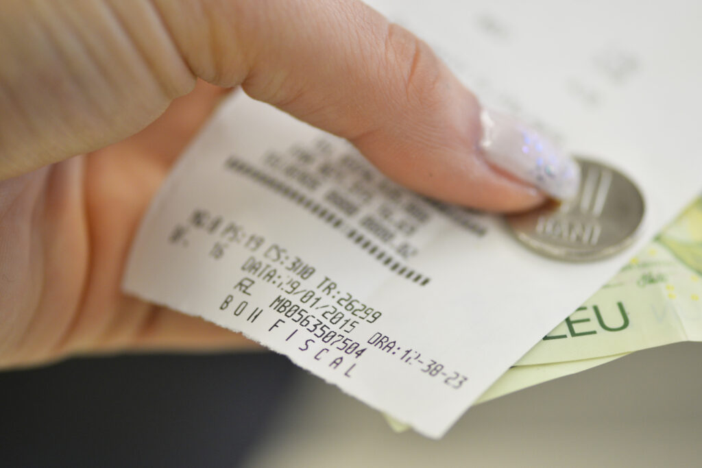 Studiu: 8 din 10 români consideră că nivelul taxelor este excesiv