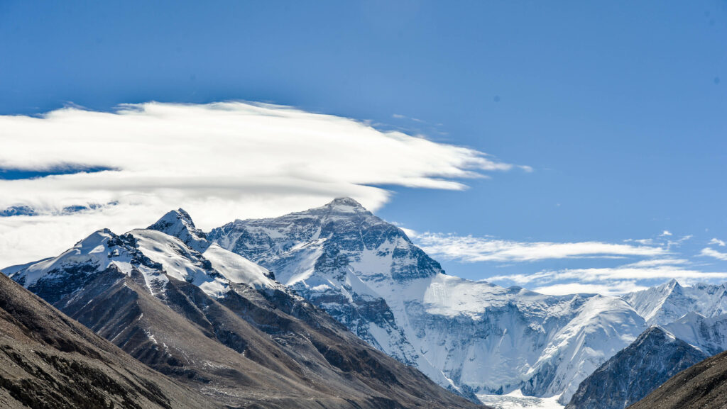 Ghid nepalez salvat pe Everest după 6 zile de căutări