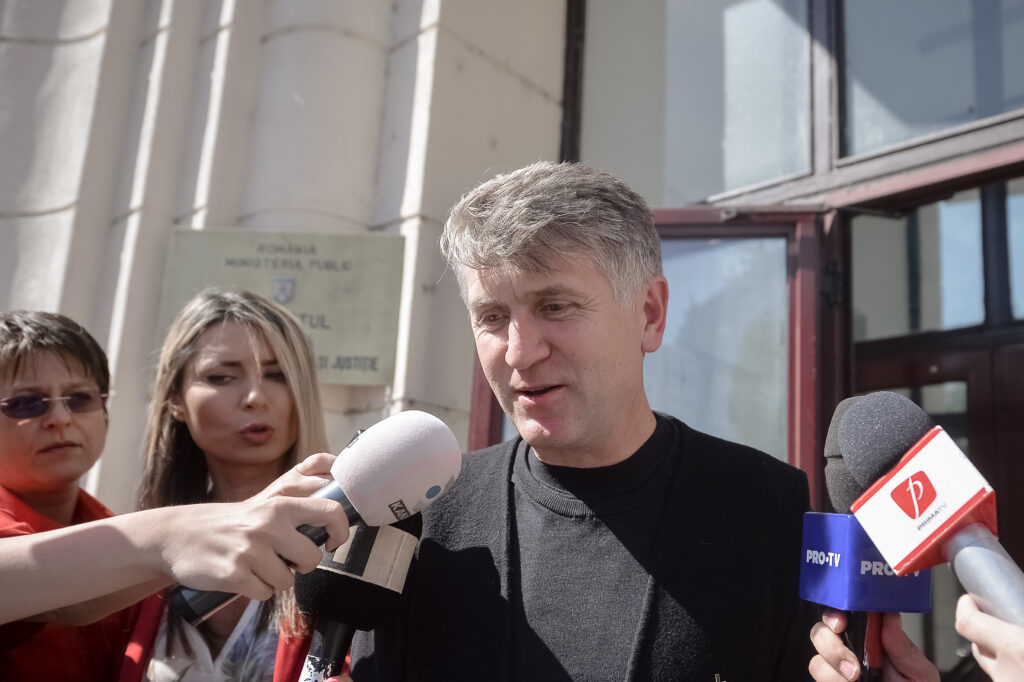 Fost preot reținut în Mureș după percheziții surprinzătoare