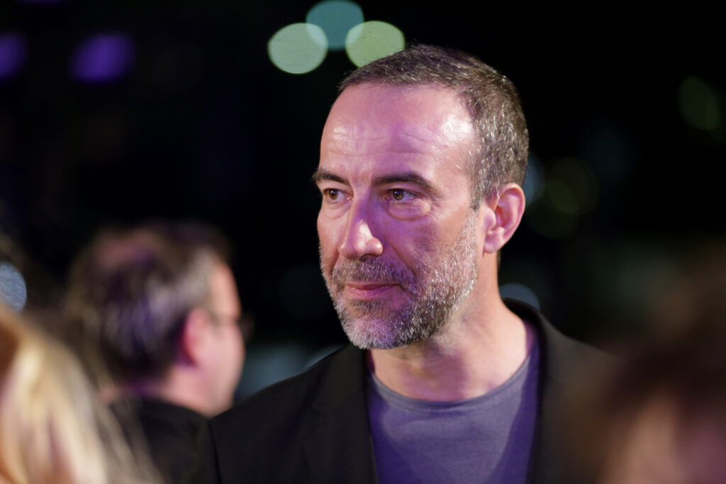 Șerban Pavlu, despre diferențele dintre teatru și film: La film există o plasă de siguranță, pe scenă nu te poate opri nimeni