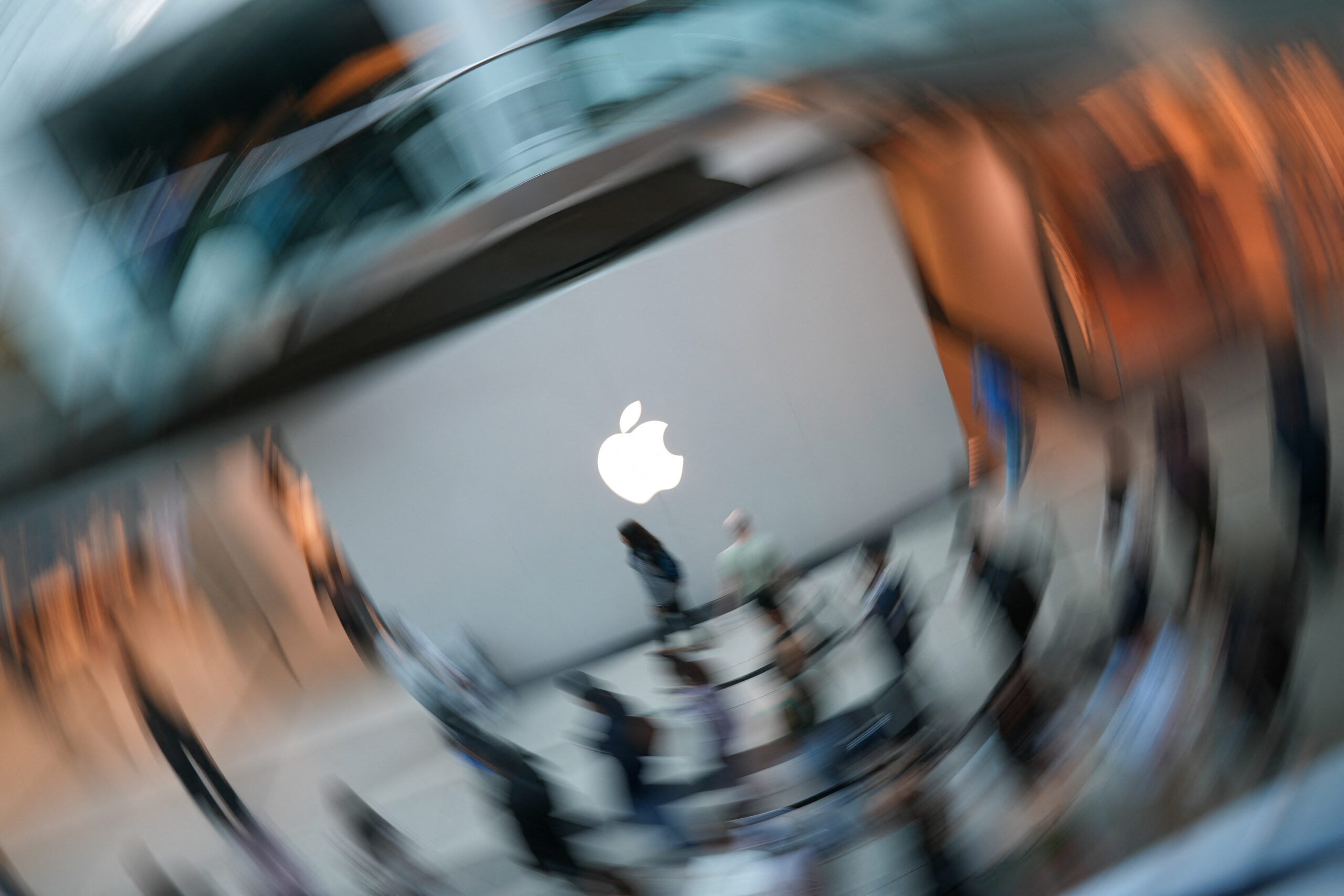 Apple caută aprobare SUA pentru cipuri de la o firmă chineză pe lista neagră
