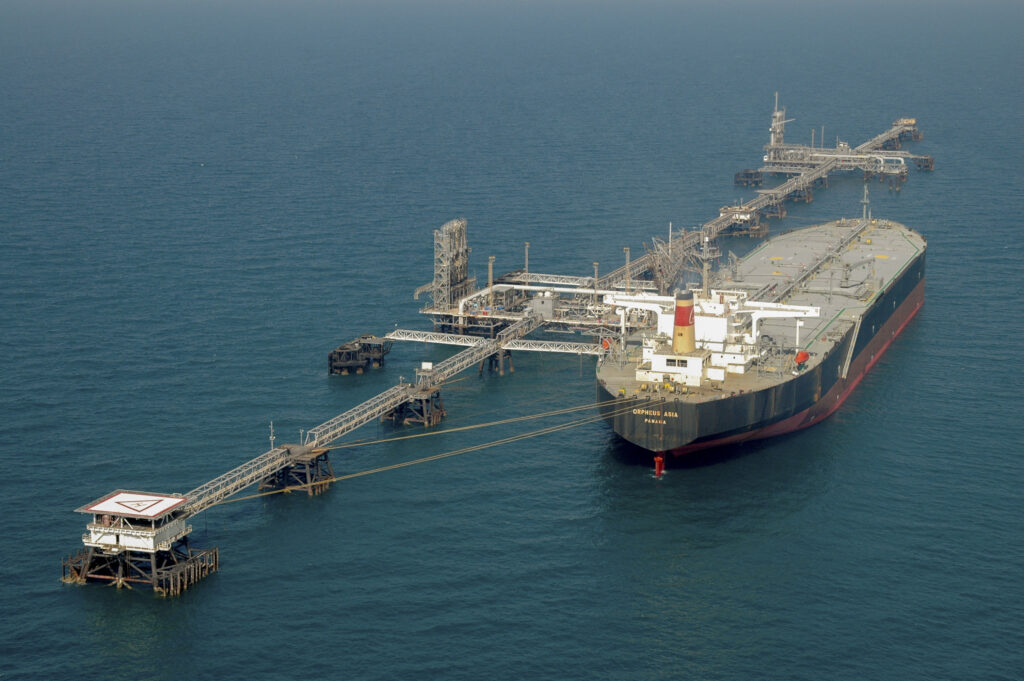 Prețul petrolului scade după acordul dintre SUA și Iran privind Strâmtoarea Ormuz