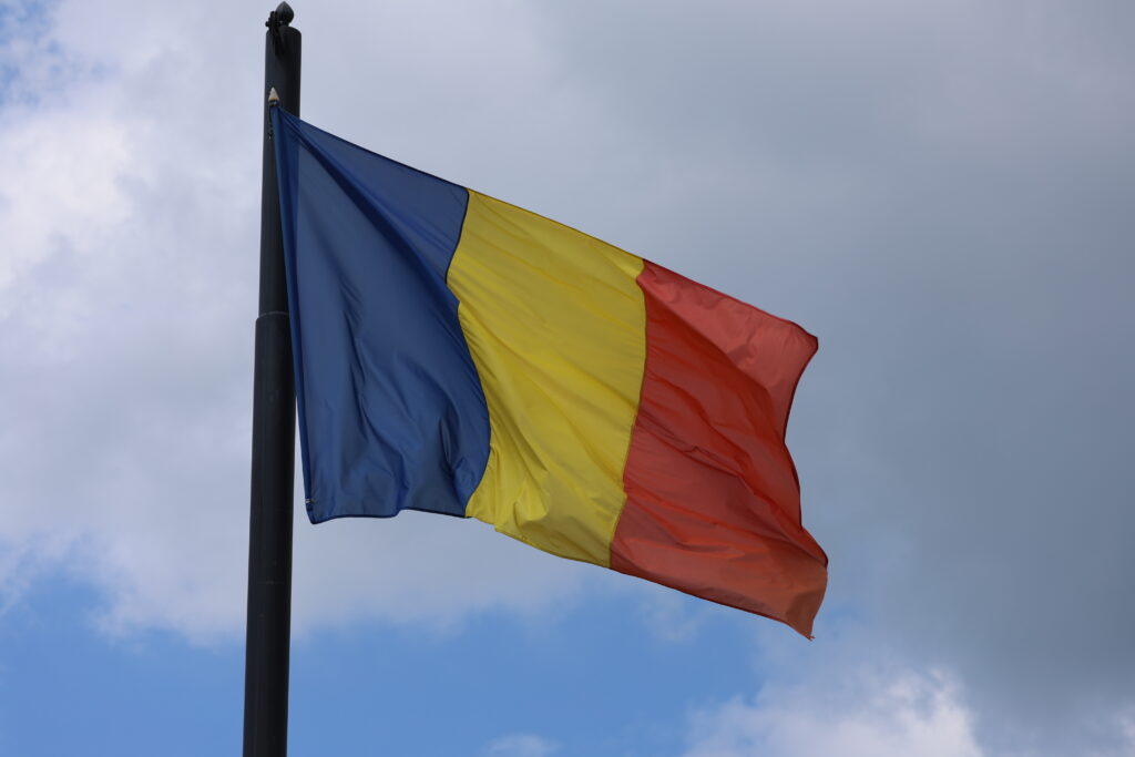 Ziua Drapelului Național, sărbătorită cu o ceremonie în Piața Tricolorului din Capitală. Evenimente în garnizoanele din țară