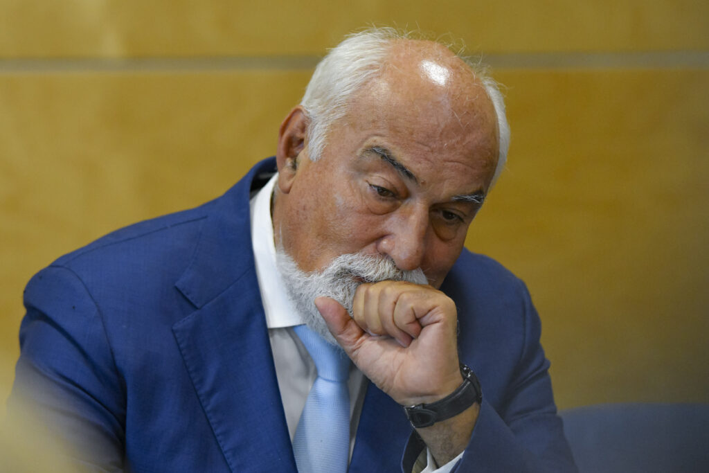 Varujan Vosganian: Membrii PNL proveniți din ALDE nu vor participa la Congresul Extraordinar al PNL. Bolojan a procedat ca Lenin