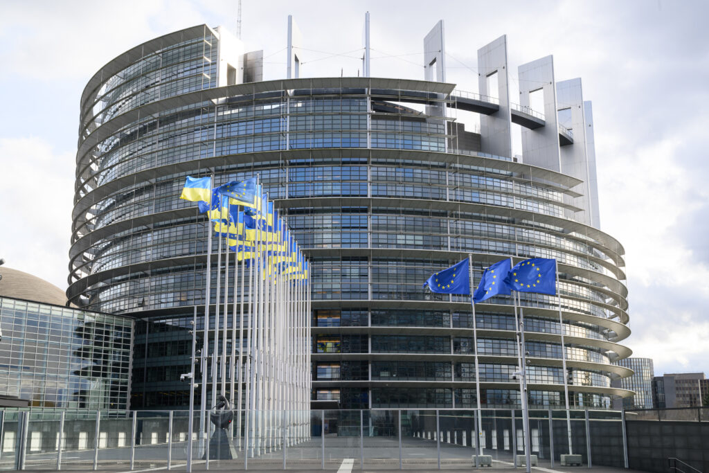 Dronele de la Galați și Constanța, subiect de rezoluție în Parlamentul European. PSD, USR și AUR au prezentat diferit riscurile pentru România