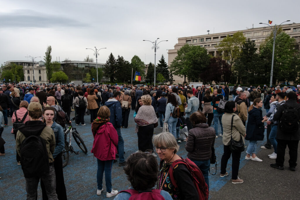 Manifestație vineri seară în Piața Victoriei, sub sloganul „E nevoie să apărăm democrația”