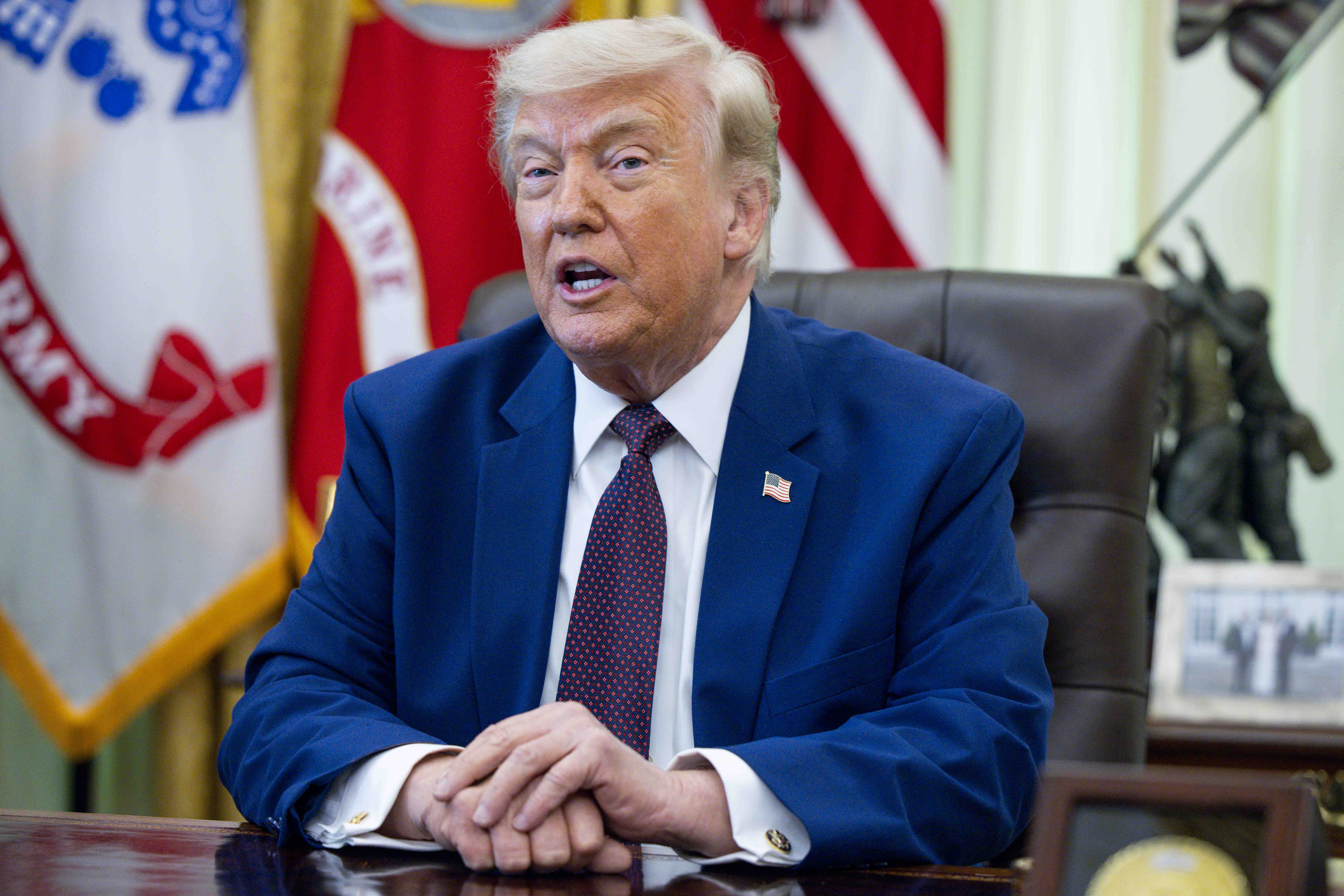 Trump cere scăderea imediată a prețurilor la benzină