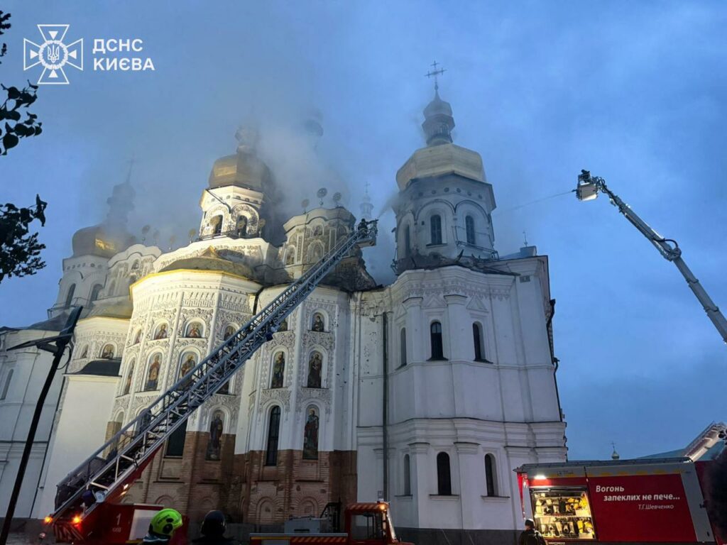 Patriarhia Română deplânge atacul care a afectat Lavra Pecerska din Kiev