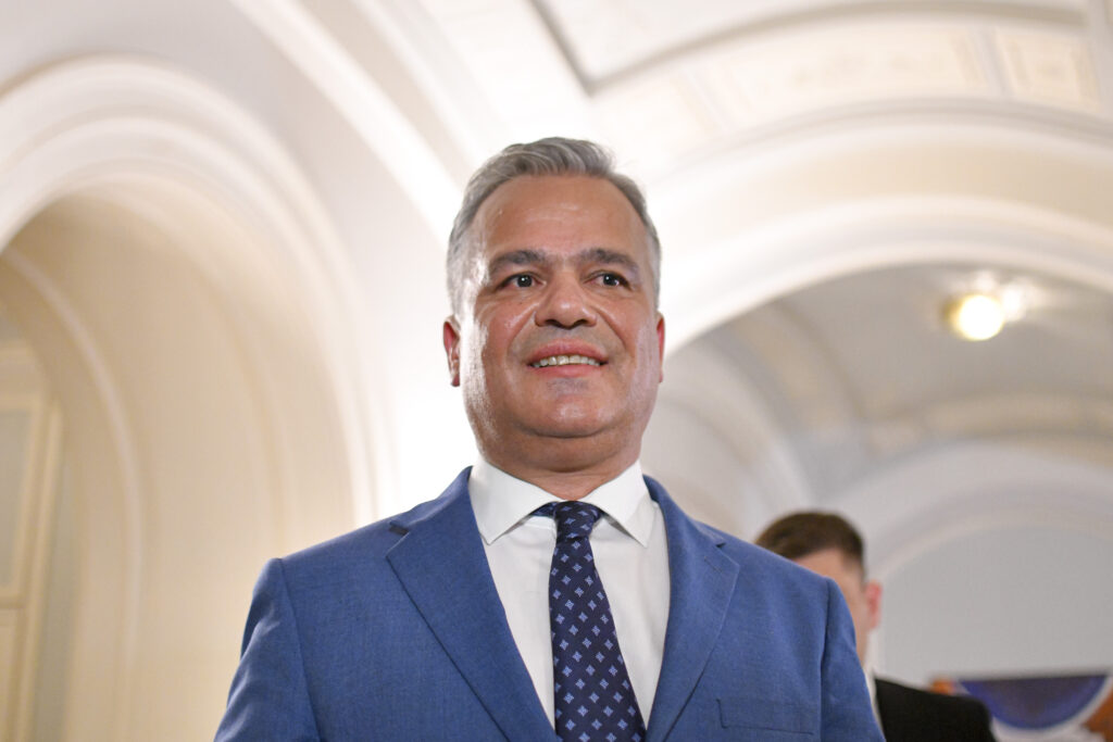UDMR decide astăzi dacă susține Guvernul Veștea, după ce PNL i-a cerut premierului desemnat să își depună mandatul