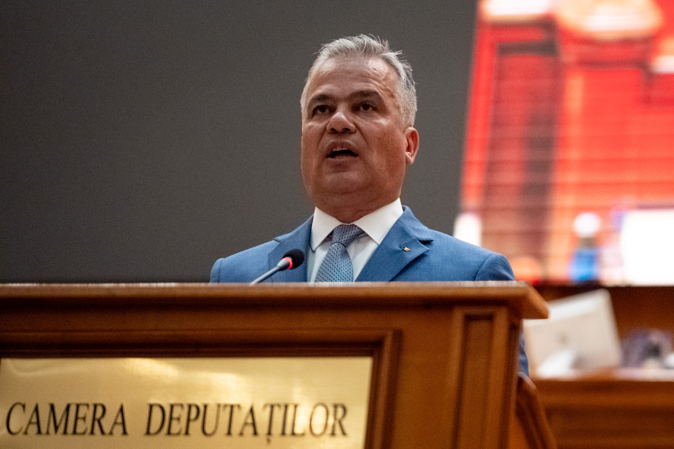 Guvernul Veștea a căzut; PNL anunță excluderi și cere demisia lui Grindeanu