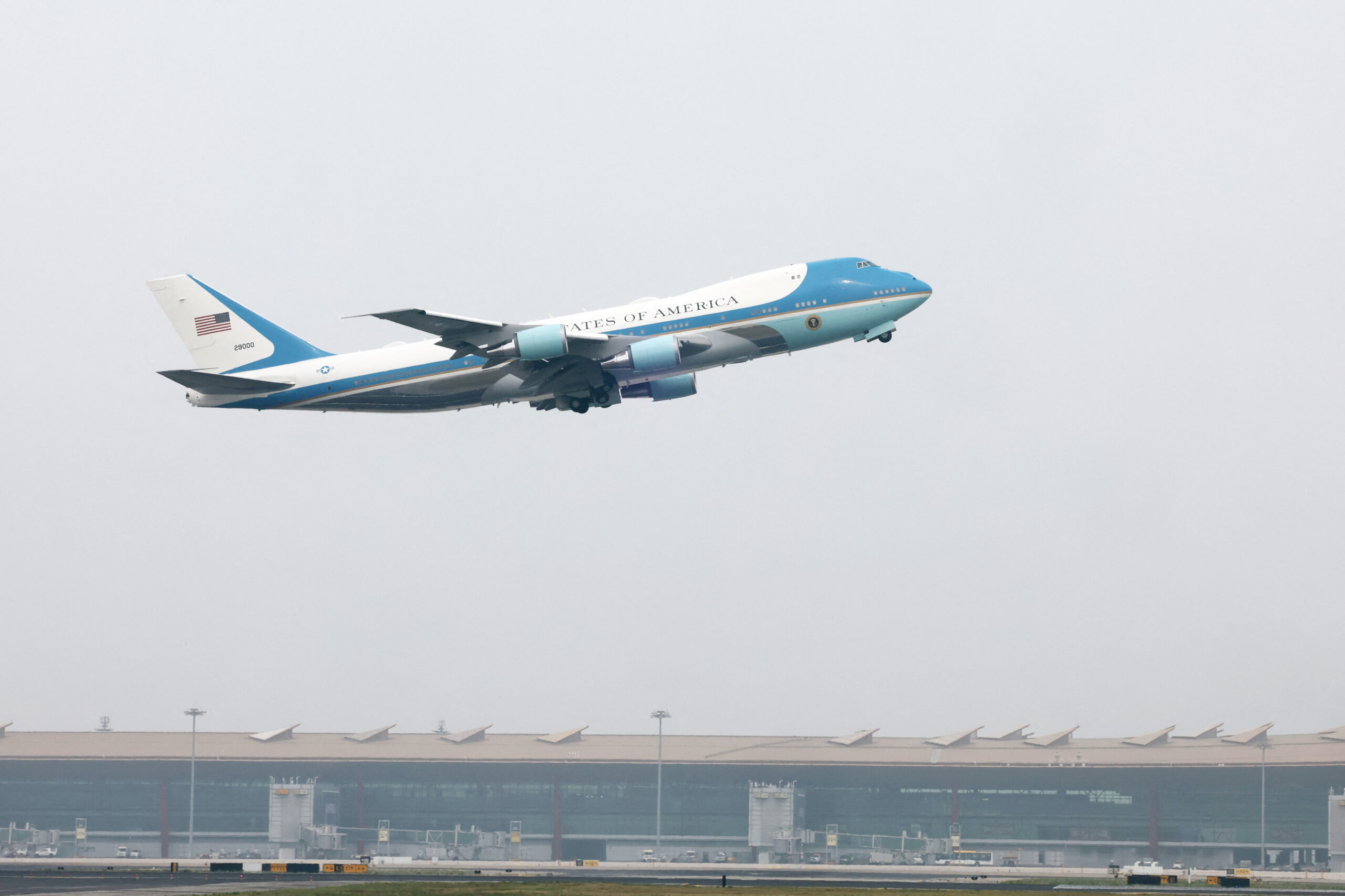 Poza pentru articolul Casa Albă își ia rămas bun de la avionul prezidențial Air Force One, care este în serviciu de peste 30 de ani
