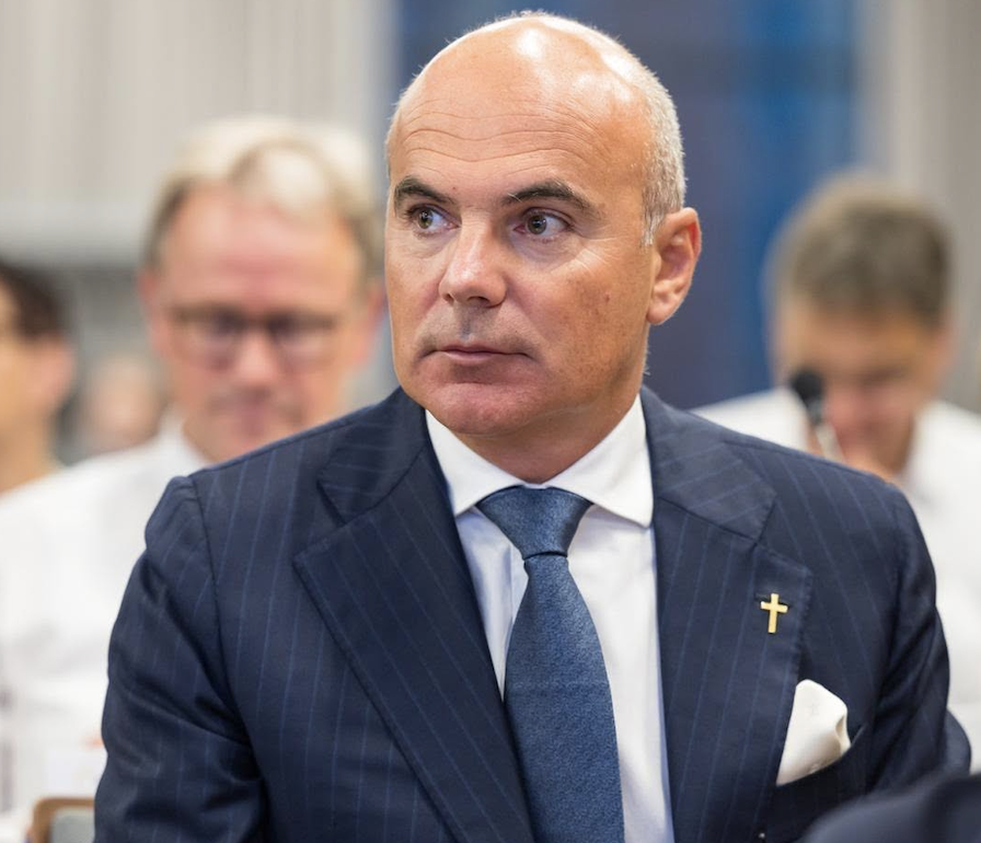„Tare, nu?”. Rareș Bogdan și alți liberali îi reproșează lui Ilie Bolojan lipsa de consecvență politică: votează PSD, după ce a respins un premier PNL
