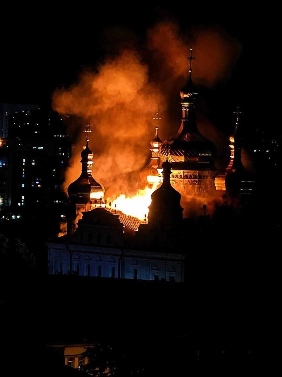 Catedrala Adormirii Maicii Domnului din Kiev, în flăcări după atac rusesc
