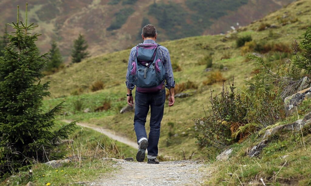 Recomandări pentru turistul montan de la Salvamont România. Sfaturile pe care să le urmezi