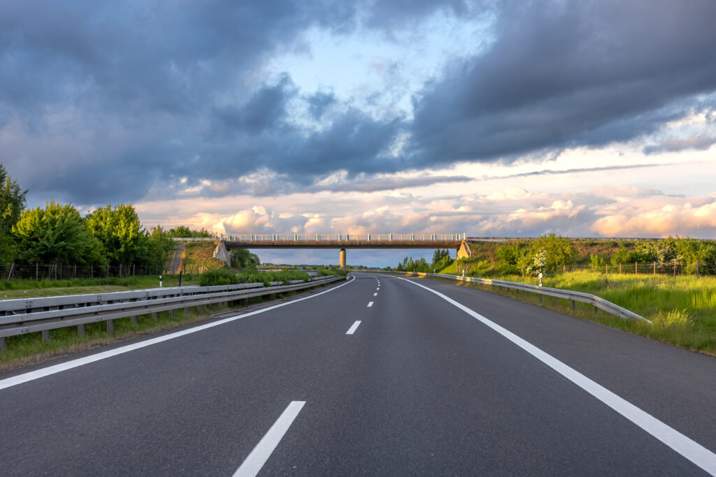 Europa frânează, dar două locuri încă refuză să impună limite de viteză șoferilor