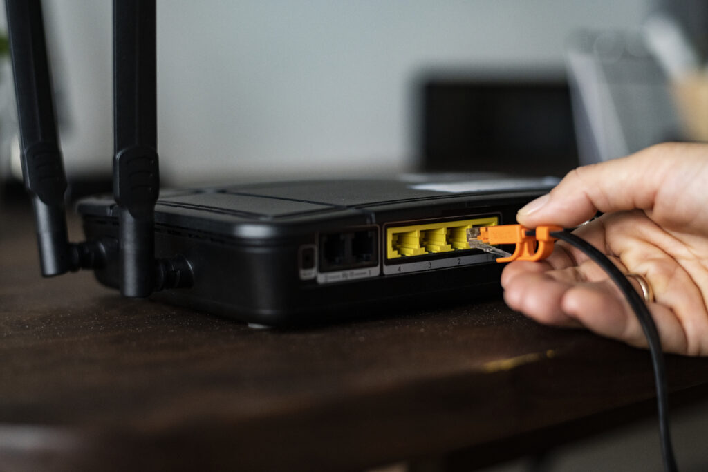 Mit sau adevăr? Monedele pe router îmbunătățesc internetul?