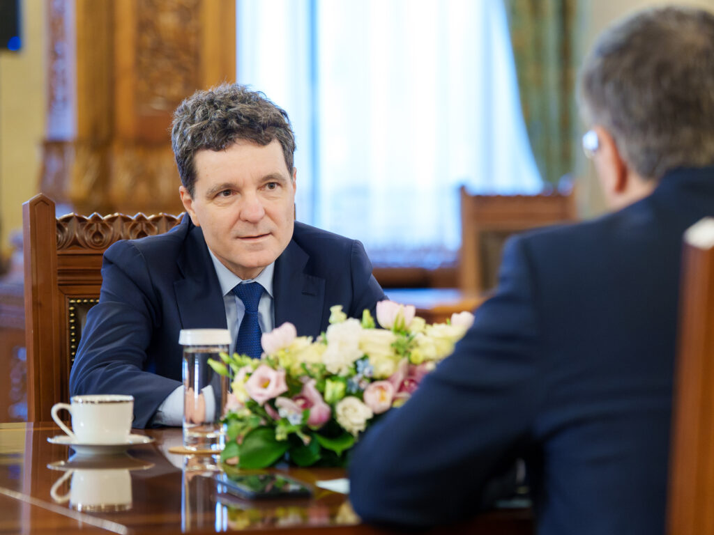 Nicușor Dan, întâlnire cu ambasadorii statelor UE la București. Dejun, în plină criză politică