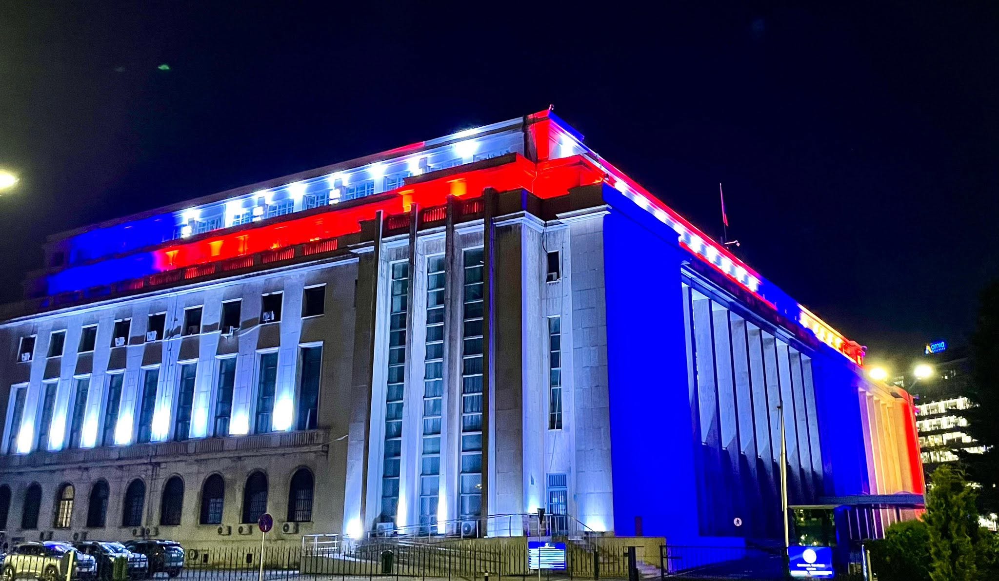 Palatul Victoria, iluminat în culorile SUA pentru „Freedom 250”