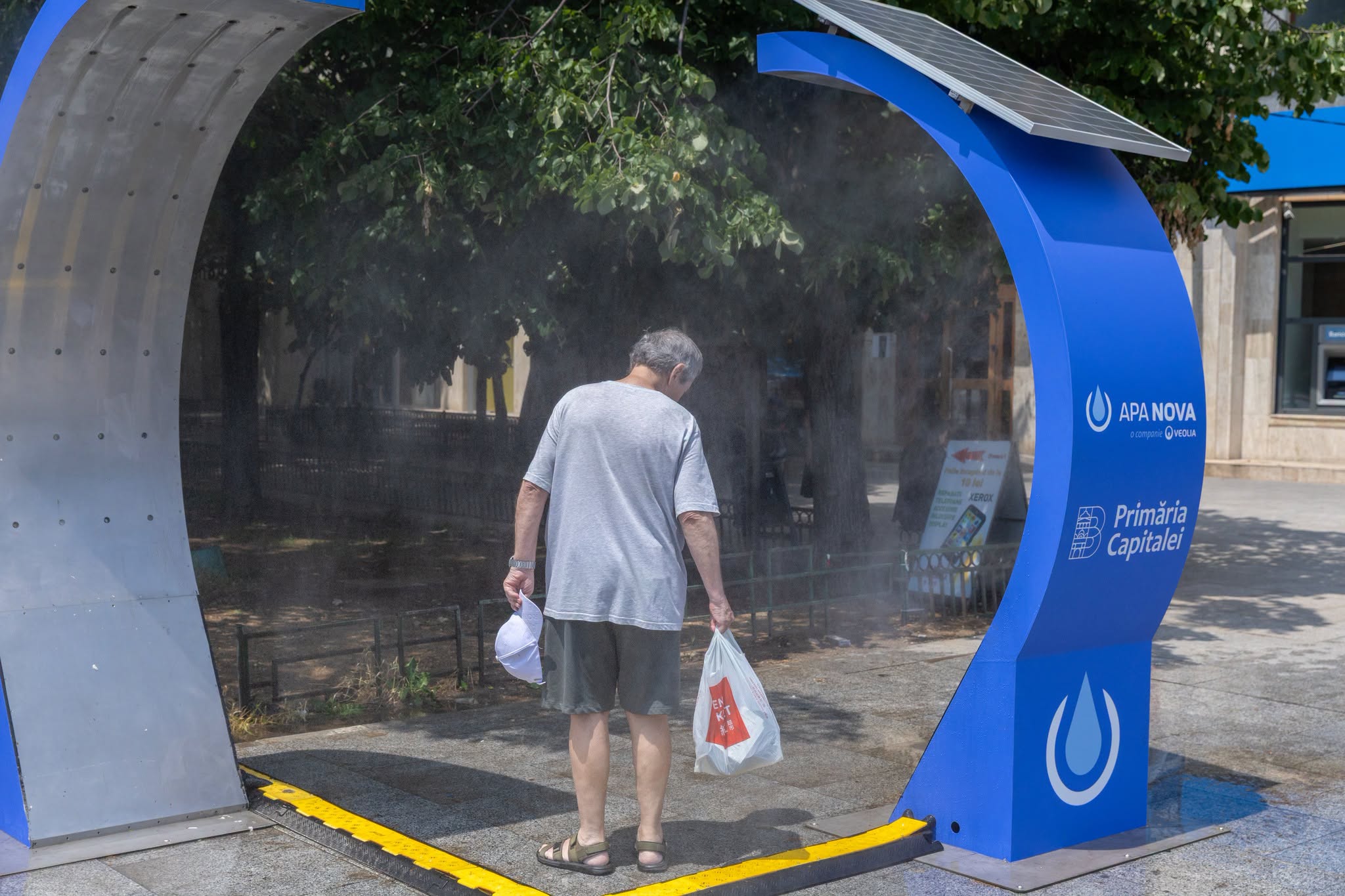 Bucureștiul instalează dușuri și cișmele împotriva caniculei