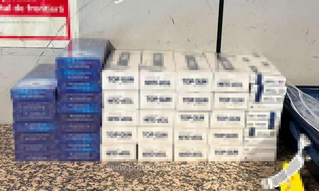 Peste 44.800 de țigări au fost descoperite pe Aeroportul Otopeni în bagajele unor pasageri