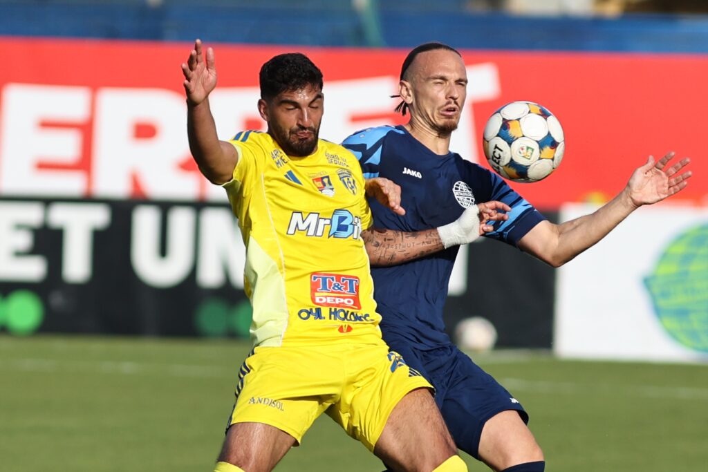 Corvinul Hunedoara îl transferă pe atacantul Renato Espinosa