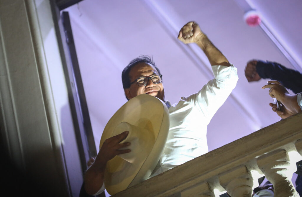 Peru: există criză după criză / Roberto Sánchez contestă voturile din diaspora: „Nu vom recunoaște guvernul domnișoarei Keiko”
