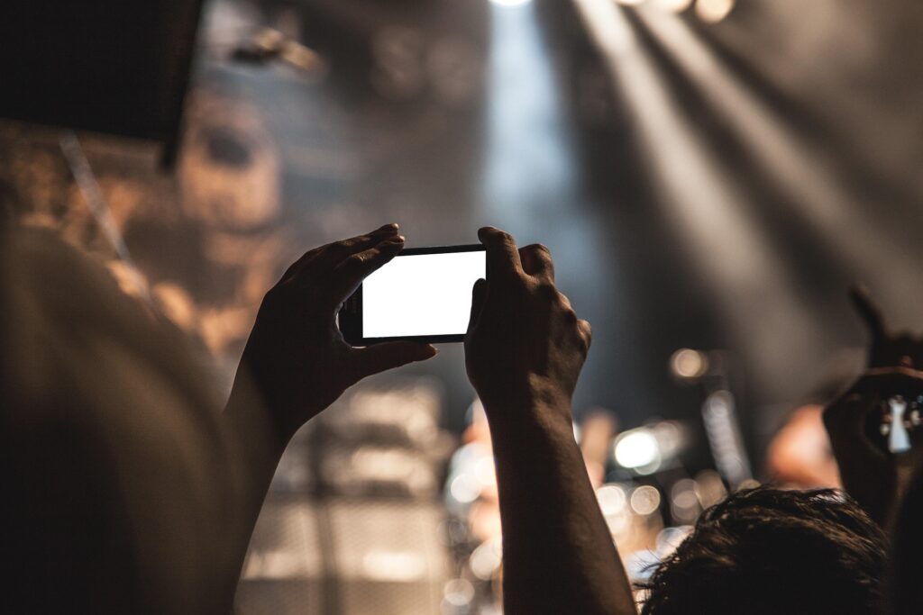 Smartphone-urile și Declinele Natalității în SUA: O Analiză
