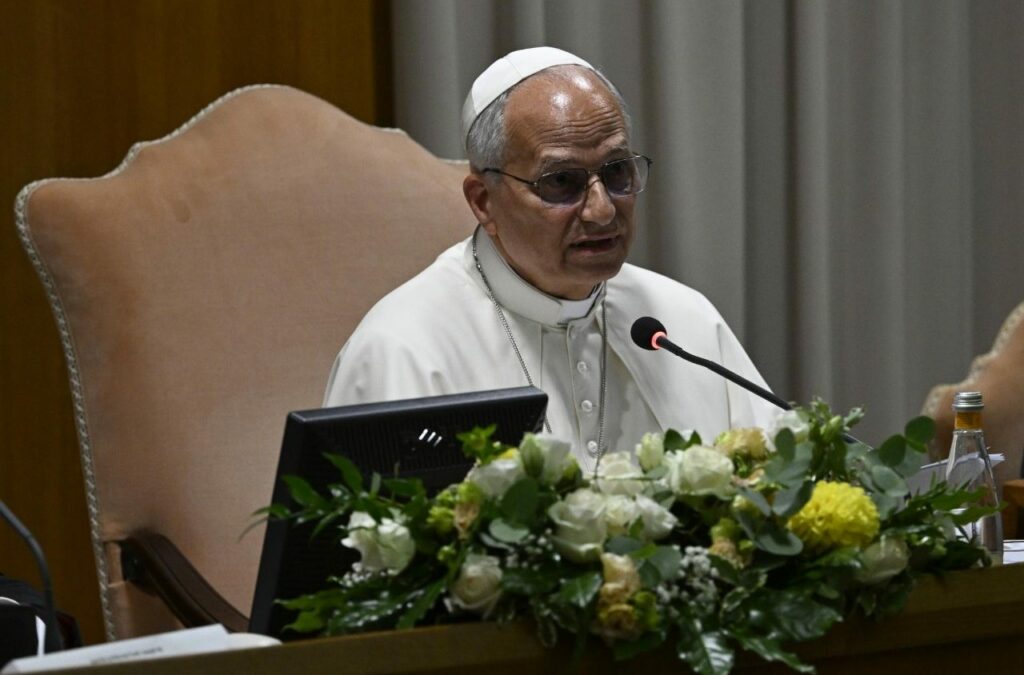 Vaticanul acuză UE că aplică „duble standarde” în politica externă și cere o reexaminare a doctrinei războiului just