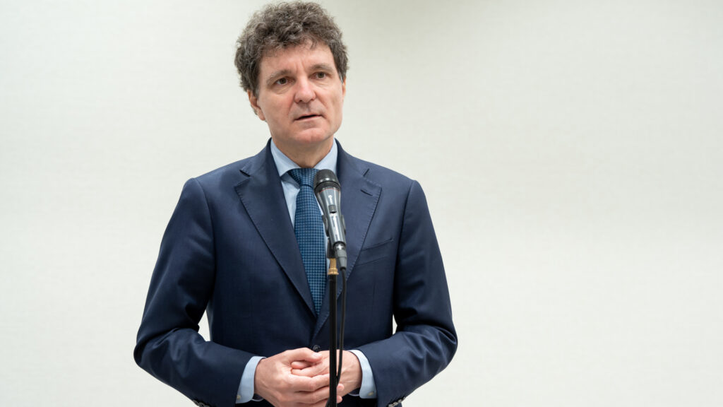 Președintele Nicușor Dan n-a mai desemnat de 29 de zile niciun candidat pentru funcția de premier. Ce spun juriștii și deciziile CCR