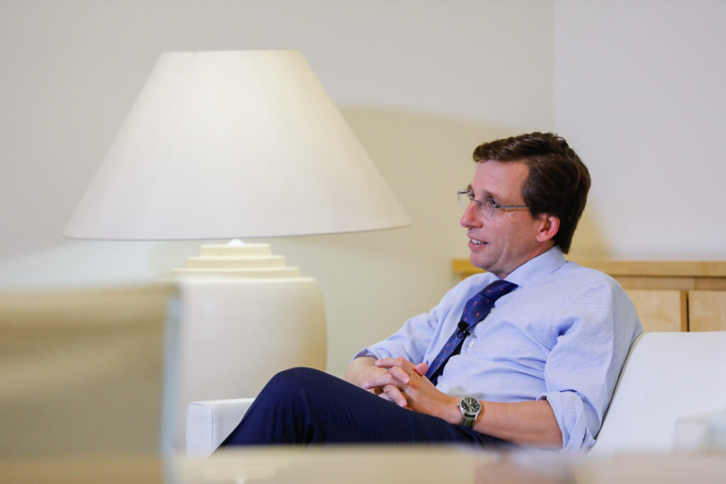 INTERVIU EXCLUSIV | Primarul Madridului: Românii sunt o parte fundamentală a orașului