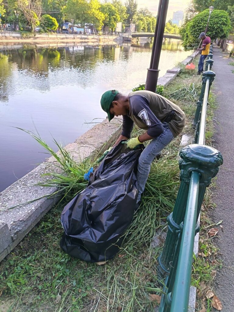 PMB îi invită pe bucurești să participe la o acțiune voluntară pentru curățarea Dâmboviței