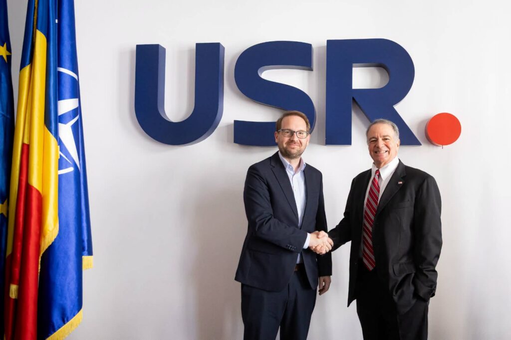 Dominic Fritz, după întâlnirea cu ambasadorul SUA în România: „Am avut o discuție deschisă despre situația politică și statul de drept în România”