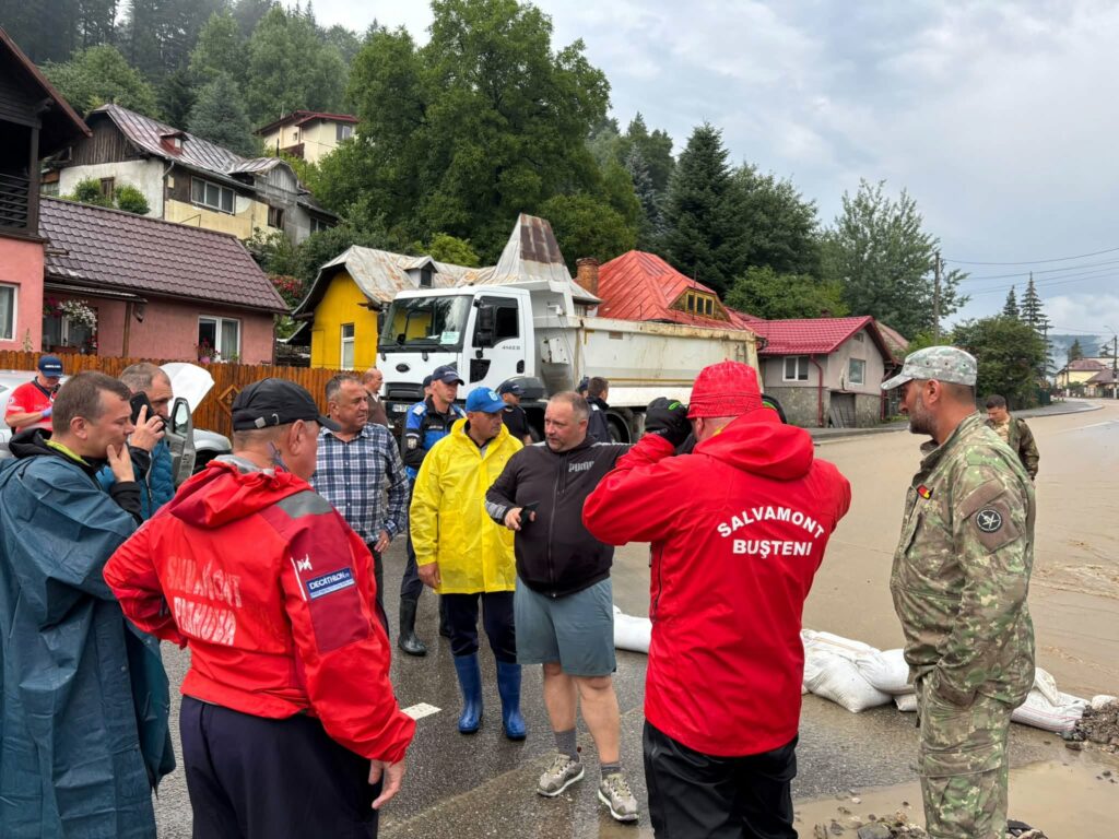 Primăria Bușteni caută voluntari pentru curățarea gospodăriilor afectate de inundații